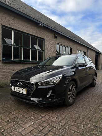 Voiture accidenté Hyundai I-30  2017/6
