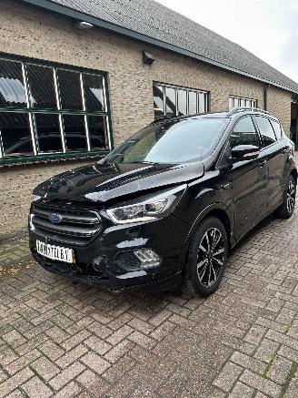 Vaurioauto  passenger cars Ford Kuga 1.5 EcoBoost ST Line 2017/12
