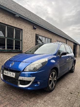 uszkodzony samochody osobowe Renault Scenic 1.4 TCe Bose 2011/12