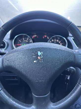 Peugeot 3008 1.6 VTi ST picture 12