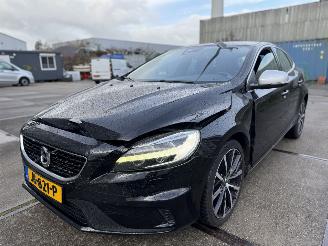 Unfallwagen Volvo V-40 2.0 D2 Momentum R-design 2016/6