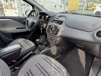 Fiat Punto Evo 1.3 M-Jet Dynamic picture 18