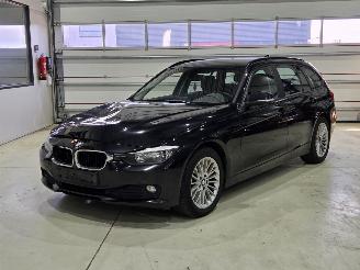 skadebil auto BMW 3-serie 318D 2015/6