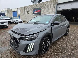 krockskadad bil auto Peugeot 208 GT 136 Hybride Virtual Led Keyless Camera Navi Drive-Mode Sfeerverl. Lane-Assist 100KW/136PK 2024/10