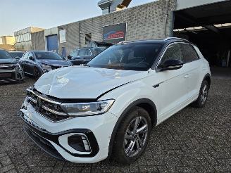 Unfallwagen Volkswagen T-Roc 1.5TSI R-Line DSG Virtual Navi IQ-Light Sport-Mode Massage Camera Sfeerverl. Stoelverw. Trekhaak Ecc Acc 110KW/150PK 2025/5