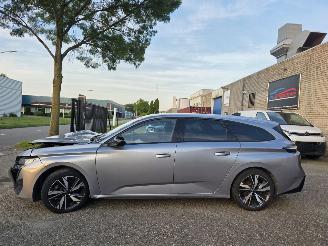 Unfallwagen Peugeot 308 Allure Automaat Virtual Keyless Camera Navi Led 96KW / 131PK 2023/12