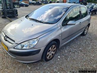 Vrakbiler auto Peugeot 307 307 (3A/C/D), Hatchback, 2000 / 2009 1.6 16V 2001/10