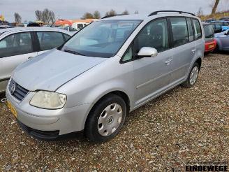 Vrakbiler auto Volkswagen Touran Touran (1T1/T2), MPV, 2003 / 2010 1.6 FSI 16V 2003/6