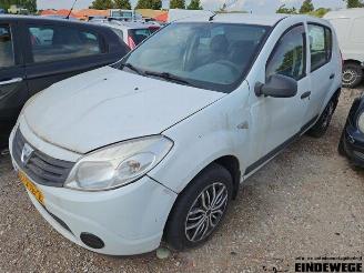 Coche siniestrado Dacia Sandero Sandero I (BS), Hatchback, 2008 / 2013 1.2 16V 2009/8