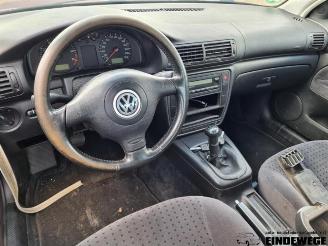 Volkswagen Passat Passat (3B2), Sedan, 1996 / 2000 2.3 VR5 picture 5