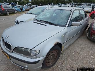 Coche siniestrado BMW 3-serie 3 serie (E46/4), Sedan, 1997 / 2005 316i 16V 2004/7