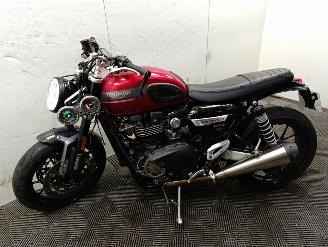 Triumph  1200 SPEEDTWIN picture 2