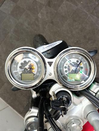 Triumph  1200 SPEEDTWIN picture 21