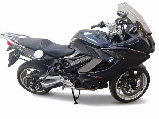 krockskadad bil motor BMW F 800 GT 2013/3