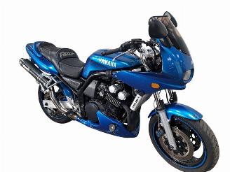 krockskadad bil motor Yamaha FZ 6 Fazer  2001/1