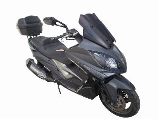 skadebil bromfiets Kymco  XCITY L 2013/6