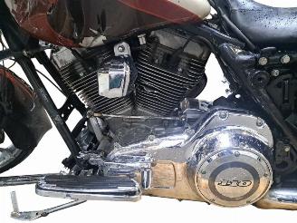 Harley-Davidson Street Glide CVO picture 4