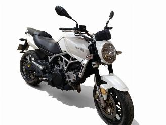 krockskadad bil motor Aprilia Mana 850  2010/11