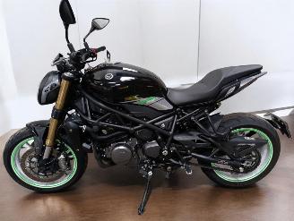 krockskadad bil motor Benelli  S 2021/2