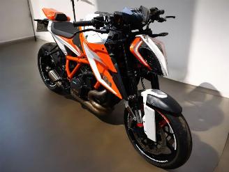 KTM 1290 Super Duke R  picture 12
