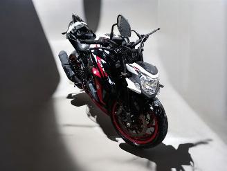 Suzuki GSX 750  picture 14