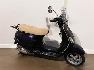skadebil bromfiets Piaggio  VESPA 2007/4