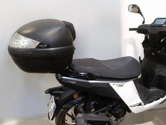 Peugeot  TWEET picture 8