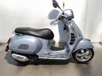 skadebil vrachtwagen Piaggio TGS GTE VESPA 2021/5