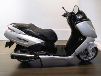 skadebil bromfiets Peugeot  CITYSTAR 2013/3