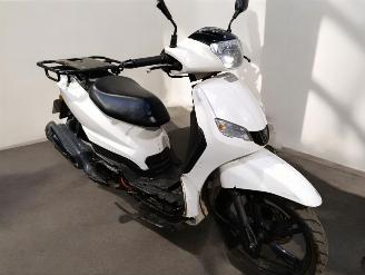 Peugeot  TWEET picture 8