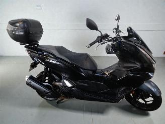 krockskadad bil auto Honda C-Max PCX 2022/3