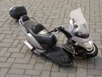 skadebil bromfiets Kymco  GRAND DINK 2003/9