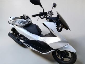Vaurioauto  scooters Honda  PCX 2017/2