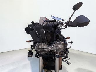 Moto Guzzi V 850 TT picture 17