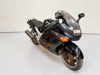 krockskadad bil motor Kawasaki ZZ - R 1100  1993/6