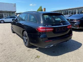 Vrakbiler auto Mercedes E-klasse 300 T AMG Lin *PANO - NAVI - KAM* 2022/2