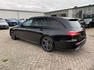 Mercedes E-klasse 300d T AMG Lin* PANO - AHK - KAM - LD* picture 3