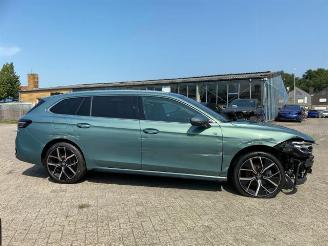 krockskadad bil auto Volkswagen Passat Variant 2.0 TDI DSG R-Line *HEAD-UP -AHK* 2024/5