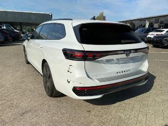 krockskadad bil auto Volkswagen Passat Variant 2.0 TDI DSG R-Line * HUD - PANO * 2024/3