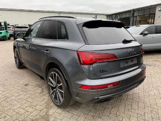 Damaged car Audi Q5 45 TFSI quattro S line * HUD - PANO- AHK * 2023/8