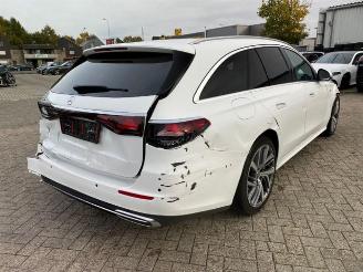 skadebil auto Mercedes E-klasse 300 T Avantgard * KAM - AHK - NAV * 2025/2