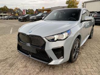 skadebil auto BMW iX2 eDrive20 M Sport *PANO - AHK - KAM - NAVI* 2025/7