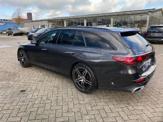 Mercedes E-klasse 300d T 4Matic AMG Lin Prmium*HAD-UP - PANO* picture 4