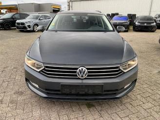 Volkswagen Passat Variant 1.6 TDI Trendline *AHK* picture 12