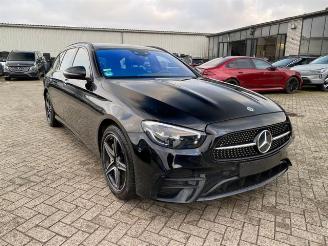 Mercedes E-klasse 300 T AMG Lin *PANO - NAVI - KAM* picture 3