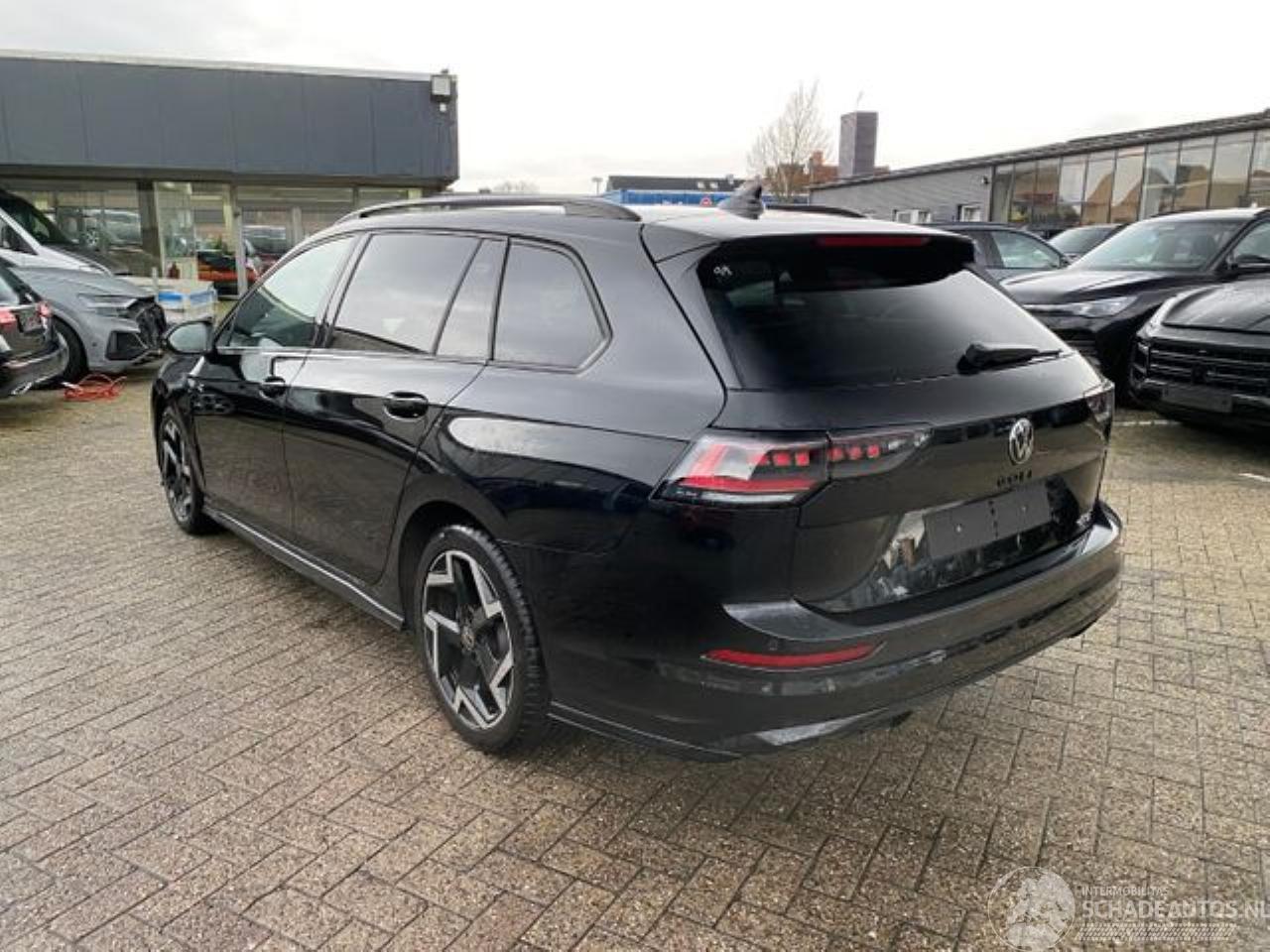 Volkswagen Golf Variant 1.5 eTSI DSG R-Line Black Style