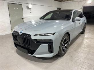 krockskadad bil auto BMW 7-serie  2023/7