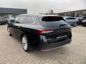 skadebil auto Skoda Superb Combi 1.5 TSI iV L&K *HEAD-UP - PANO-AHK* 2025/3