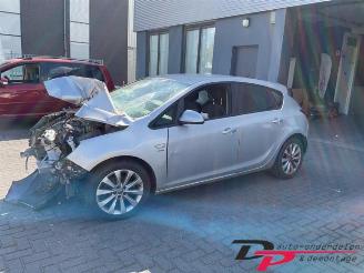 disassembly passenger cars Opel Astra Astra J (PC6/PD6/PE6/PF6), Hatchback 5-drs, 2009 / 2015 1.4 16V ecoFLEX 2013/4
