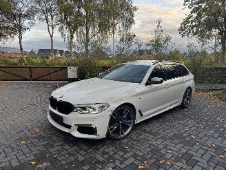 krockskadad bil auto BMW 5-serie M550 5 Touring M550 d xDrive Panorama Trekhaak HUD !! 2020/6